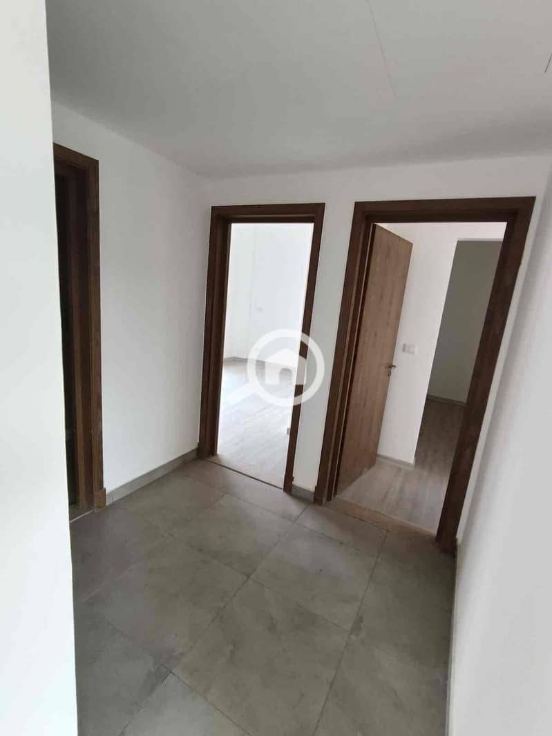 13 f4f5f8e3-46b6-43e2-868f-1dea919b3cee. jpg