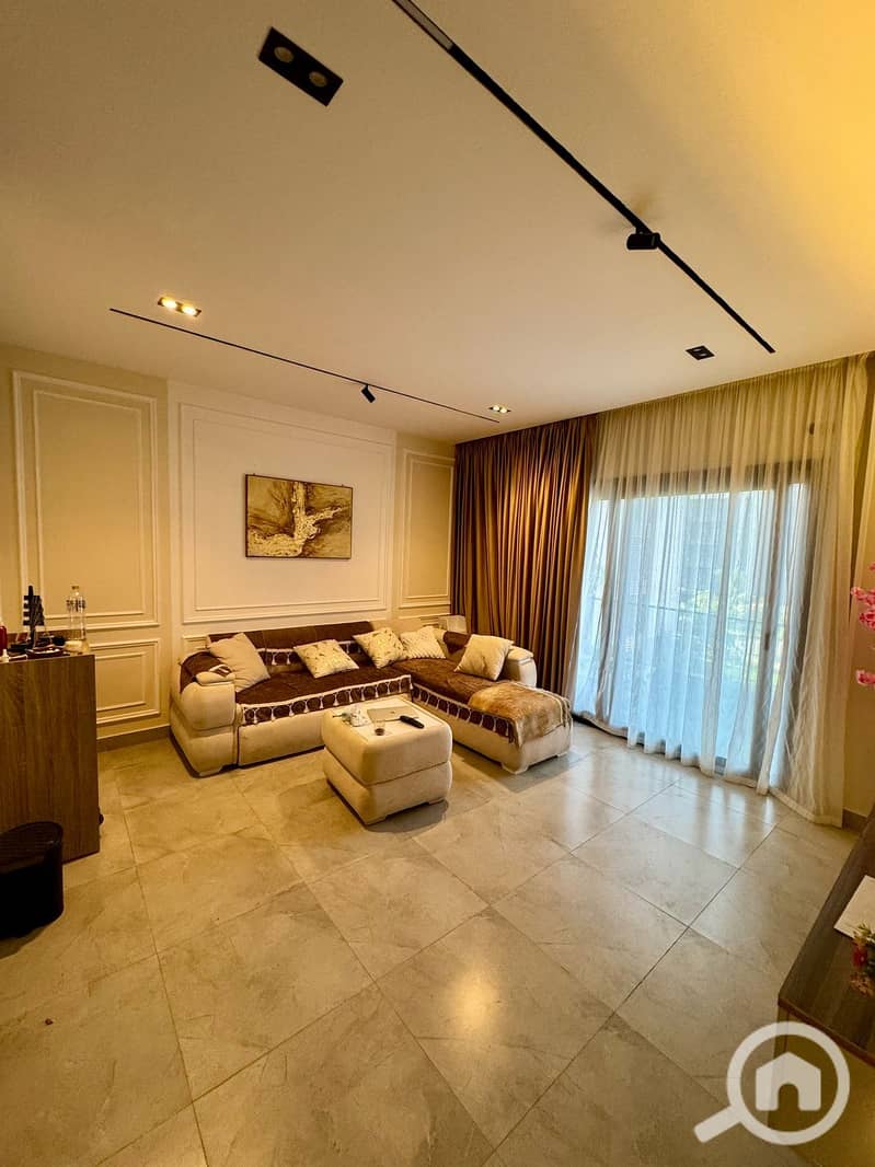 3 abe0921e-c2fb-43d9-b1c1-ba180beb0b41. jpeg