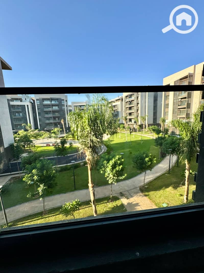 7 69ff7854-d509-413f-8e41-3a42a2453b12. jpeg