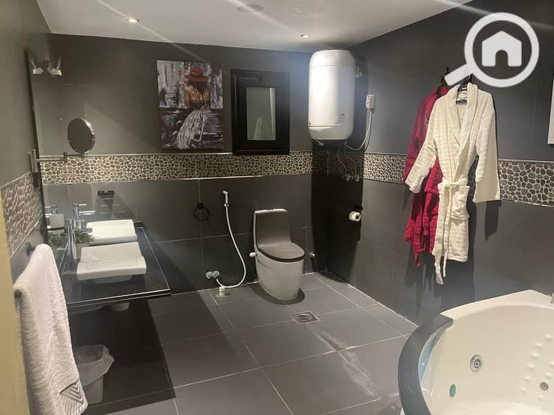 8 d801ede9-cd7c-4537-ba45-c050b505185e. jpg