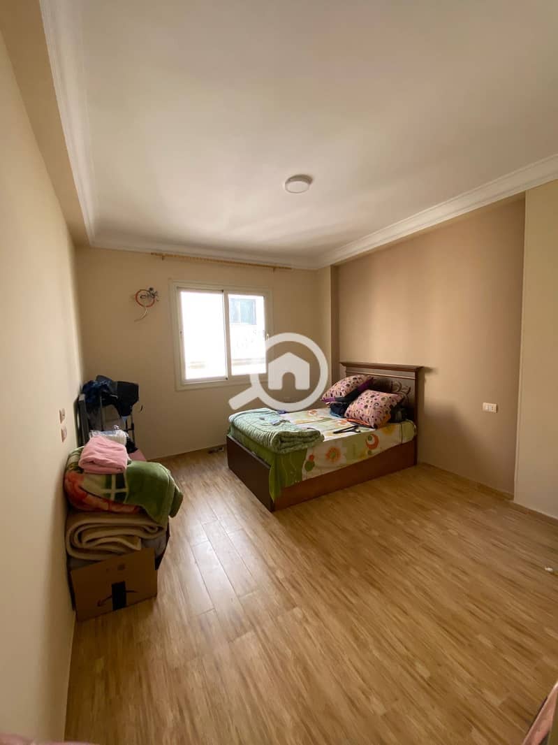 8 49d042bd-55c8-488d-bddc-0cb767eaba46. jpeg