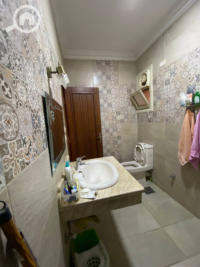 10 afd045b2-2932-47f0-bb7d-0eb4e0c8674a. jpeg