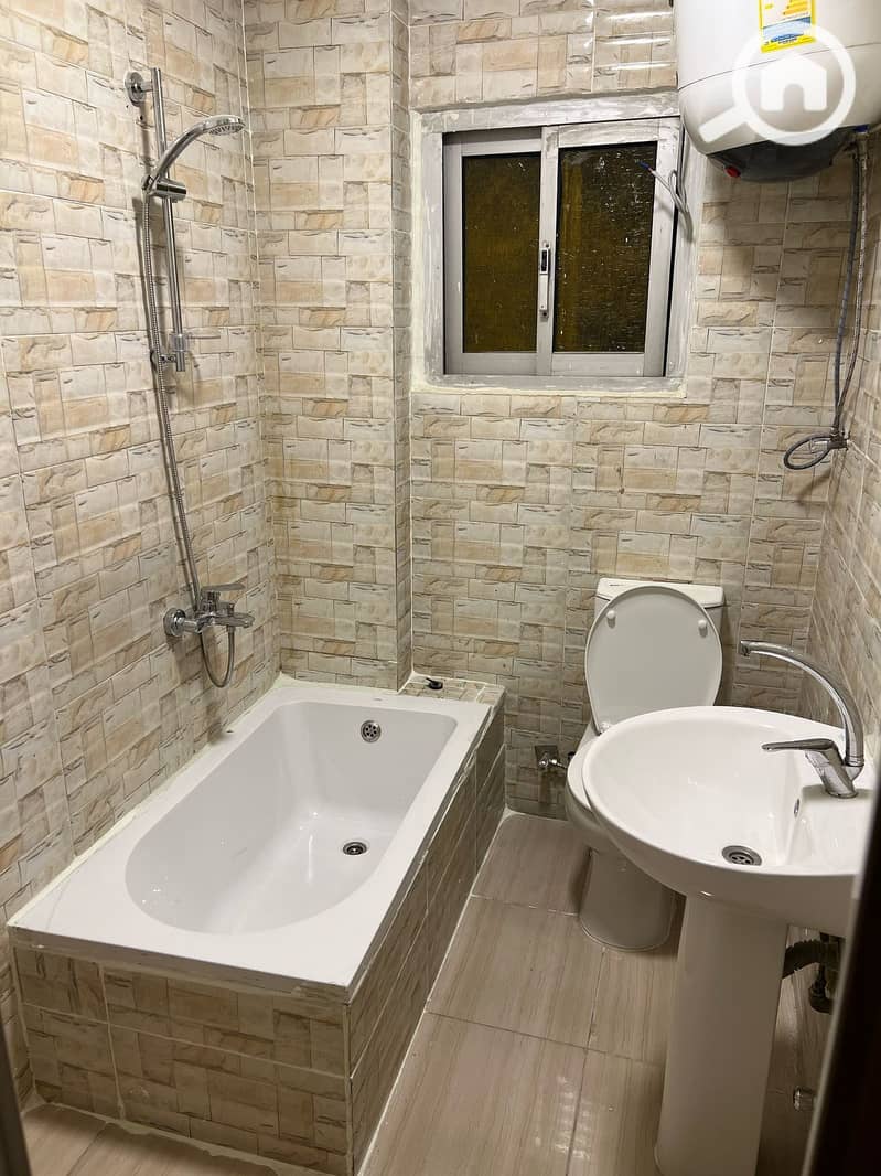 10 WhatsApp Image 2025-12-13 at 14.04. 43_9fd6b6b0. jpg