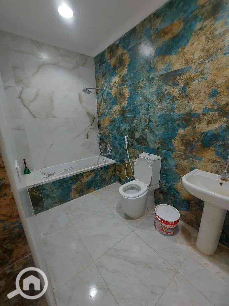 10 3de1bb5f-9c6f-467f-a2d0-ab7ab1f8a67f. jpg