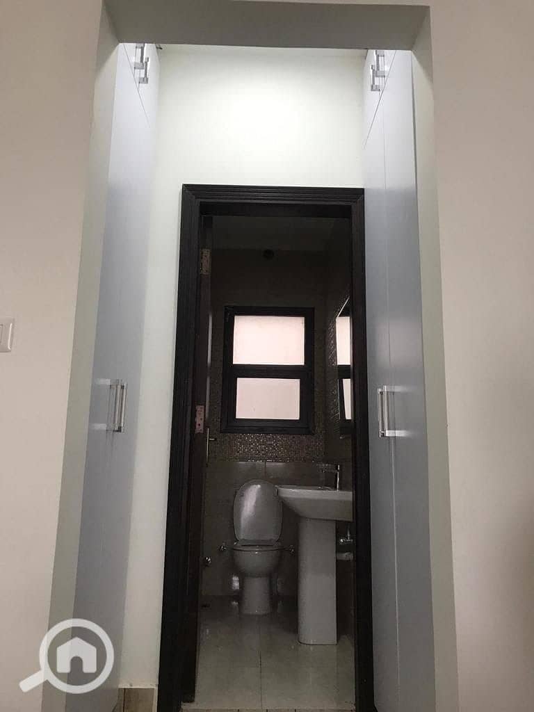 2 2f66dad2-2422-492e-926b-10d46549225a. jpeg