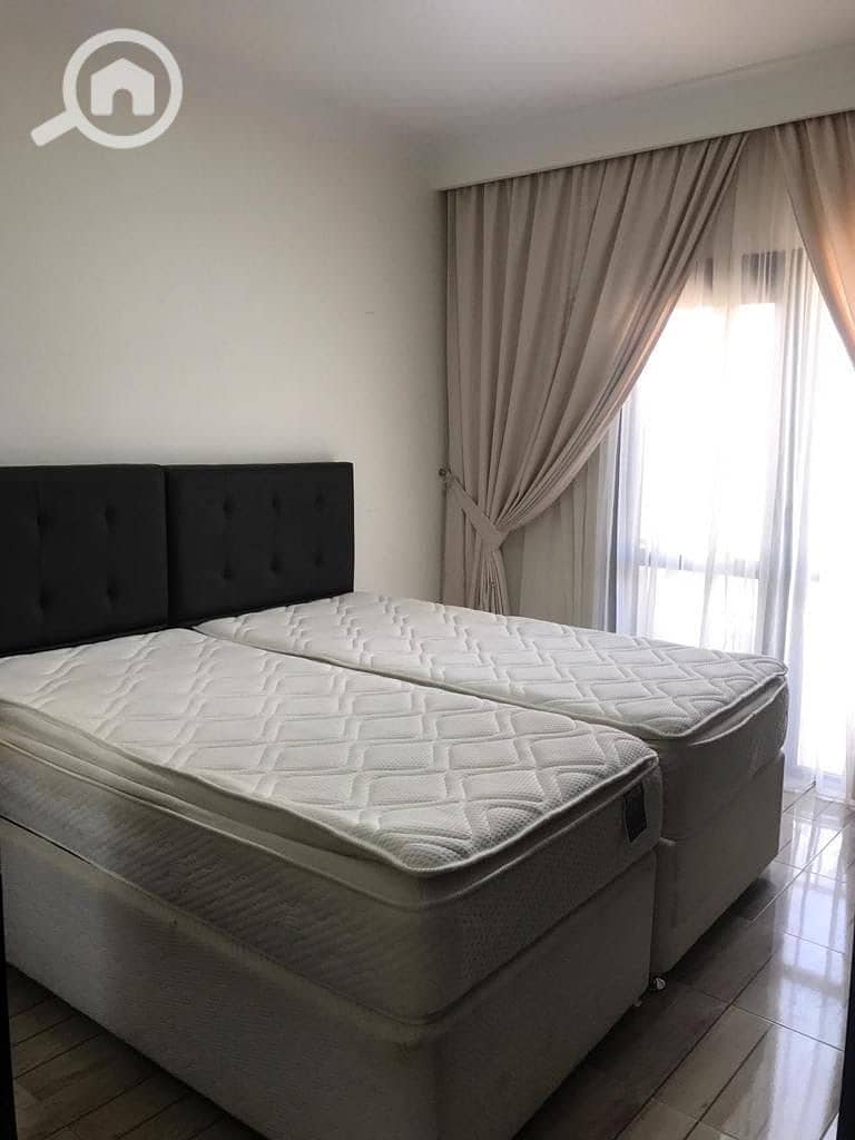 4 02ff387a-7cf7-44b4-91f3-37e100de5bb8. jpeg