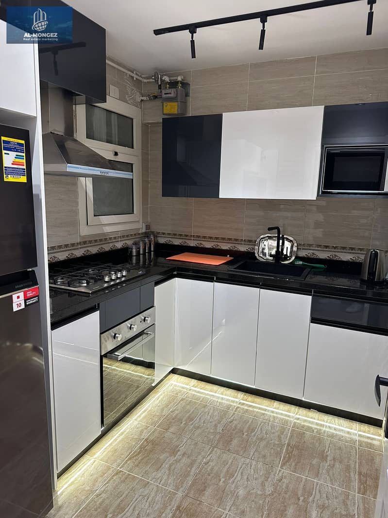 4 2e108ecf-1532-44b9-a1e2-e122e039c526. jpg