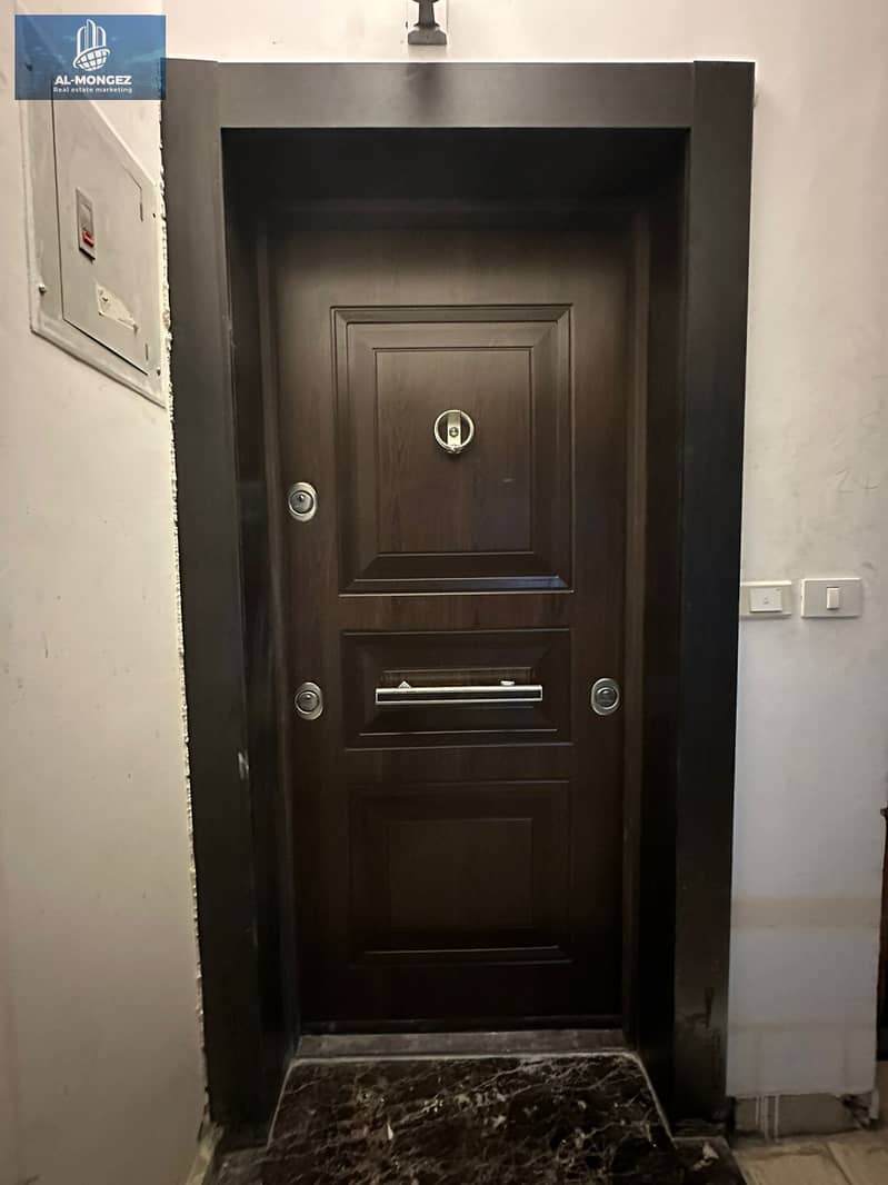 24 014070f0-54cd-45bd-bba7-7d800562f786. jpg