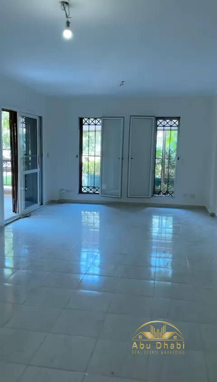 4 847a7da9-4d58-4917-972a-85d169fbd49c. jpg