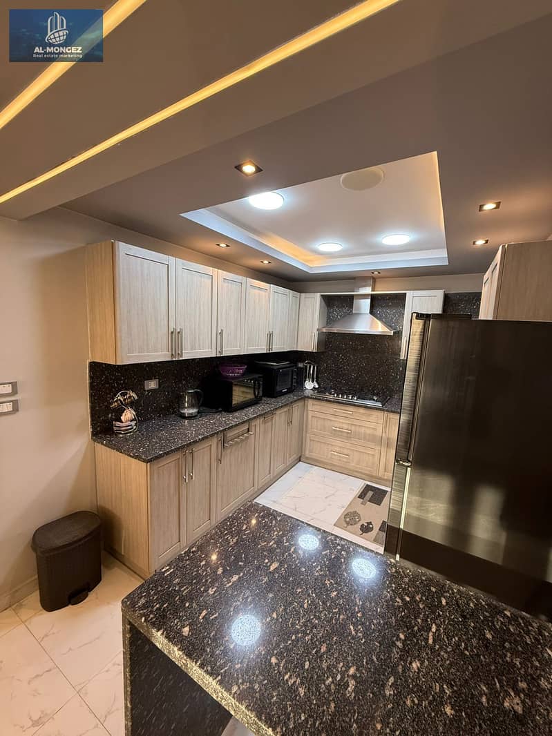 10 876d3de6-c8c3-4602-9eeb-f07ea9bb0ee9. jpg