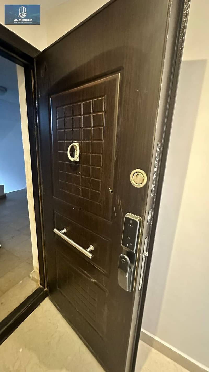 21 e54c9c48-eb3d-4e08-82b1-a337d24ab713. jpg