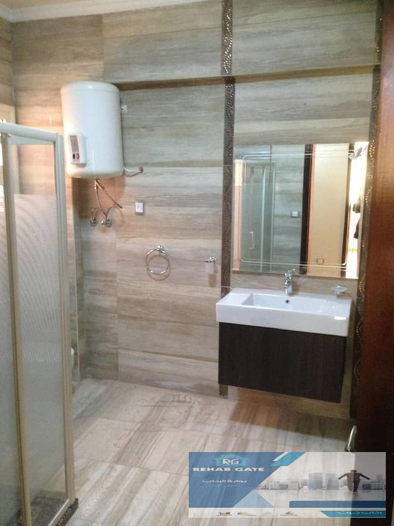 8 8df8ed16-7d5c-49ed-b0dc-0c2cbe113c61. jpg