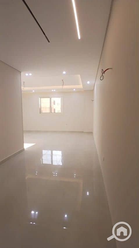 2 09079ef5-b4e0-4874-be73-465f1cd289e3. jpg