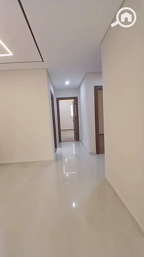 4 cf960ffb-027c-4d9f-a0ea-d49fa68b85b7. jpg