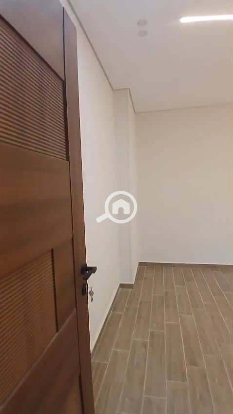 7 2de7e5e4-71c8-435f-bbf5-c4440dcfafec. jpg