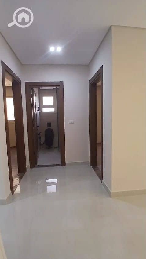 8 45bc39fb-459a-4531-83cd-959a4f09133d. jpg