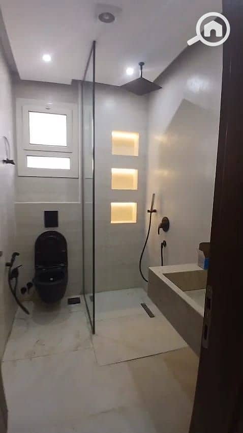 10 eea74fe0-69a3-4691-95ca-7ffddeabaed4. jpg