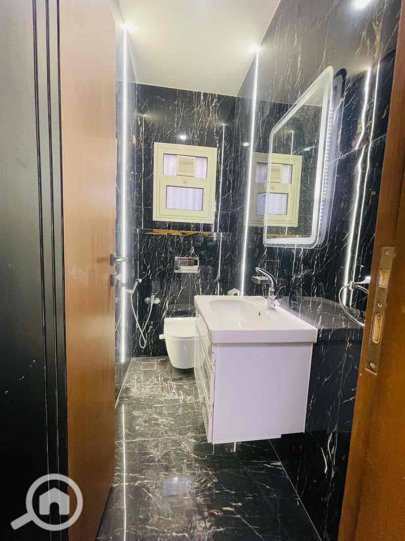 3 c0b8b071-7f48-4b67-89ca-82fe75a04a82. jpg