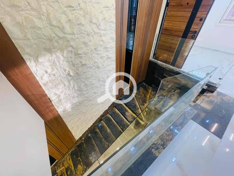 4 06b1ebf3-f598-4b2c-98a4-480372d5424f. jpg