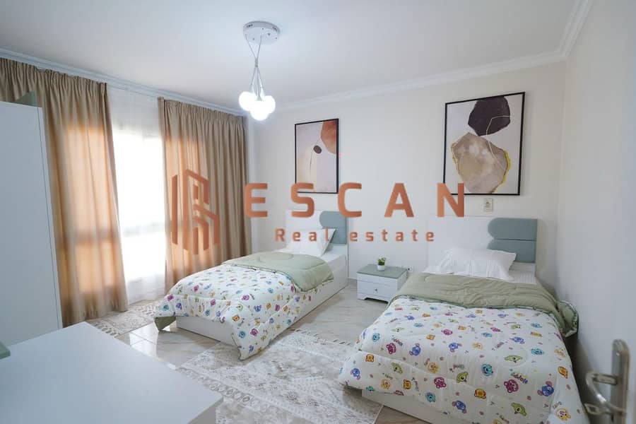 10 c71aa02c-2282-4585-a87b-fea8ca39e5df. jpg