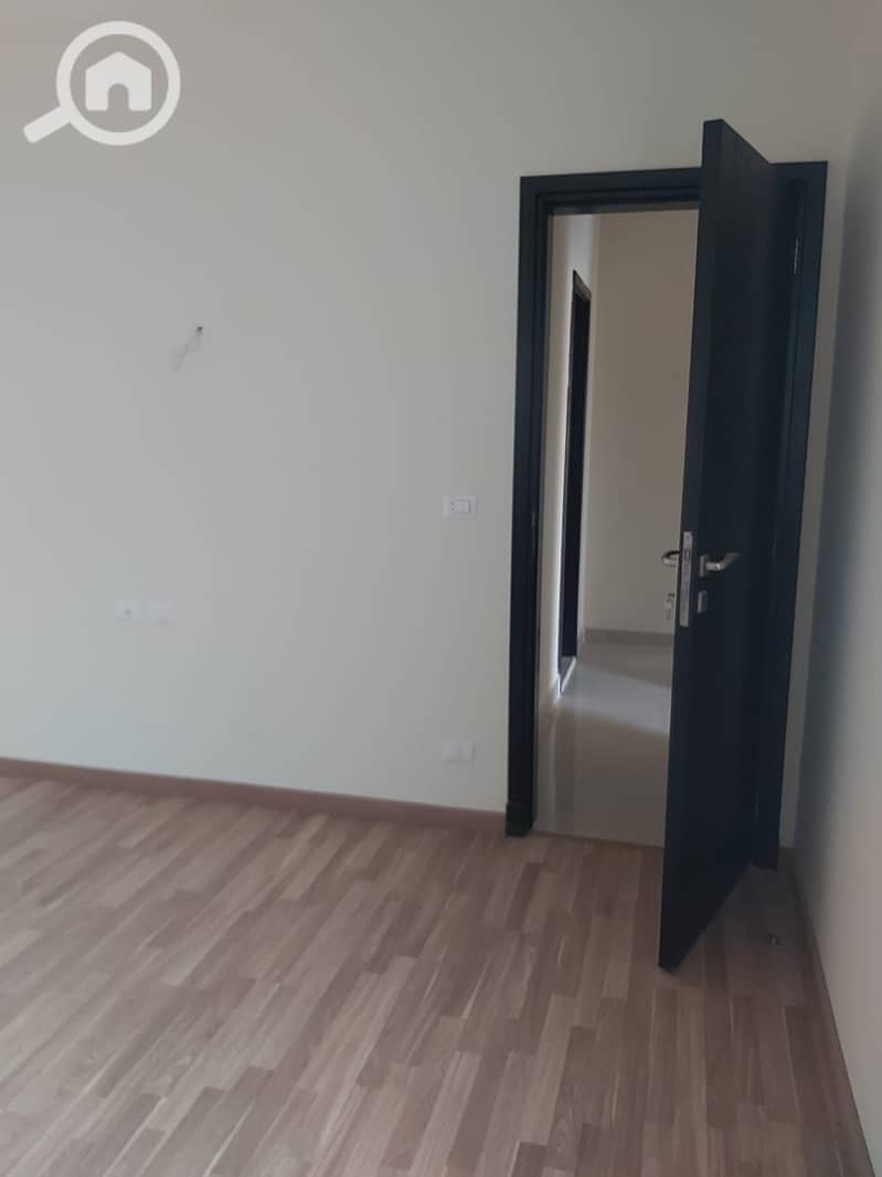 4 85035bdd-0e63-4321-b7f6-8cf20f2757a0. jpg