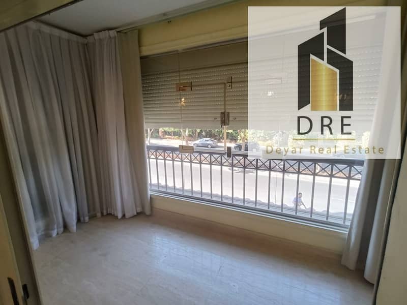 2 1d290f5a-daa7-403b-85e0-0d9bad5b3d77. jpg