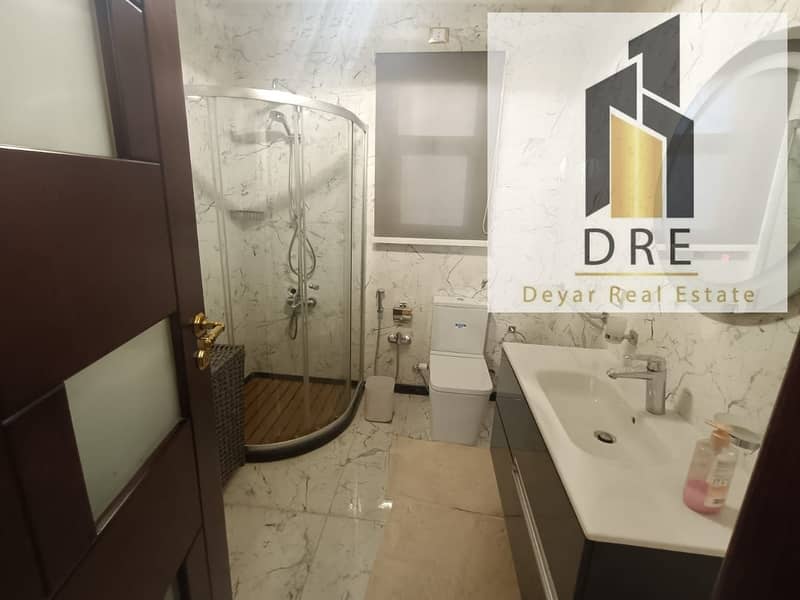 10 3287d074-f8fe-47e0-b29b-2beded119233. jpg