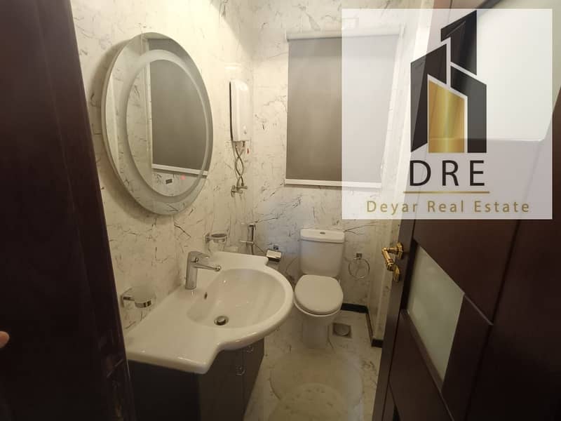 12 a2da3ad7-fe19-4972-9a4e-53d153ee2c88. jpg