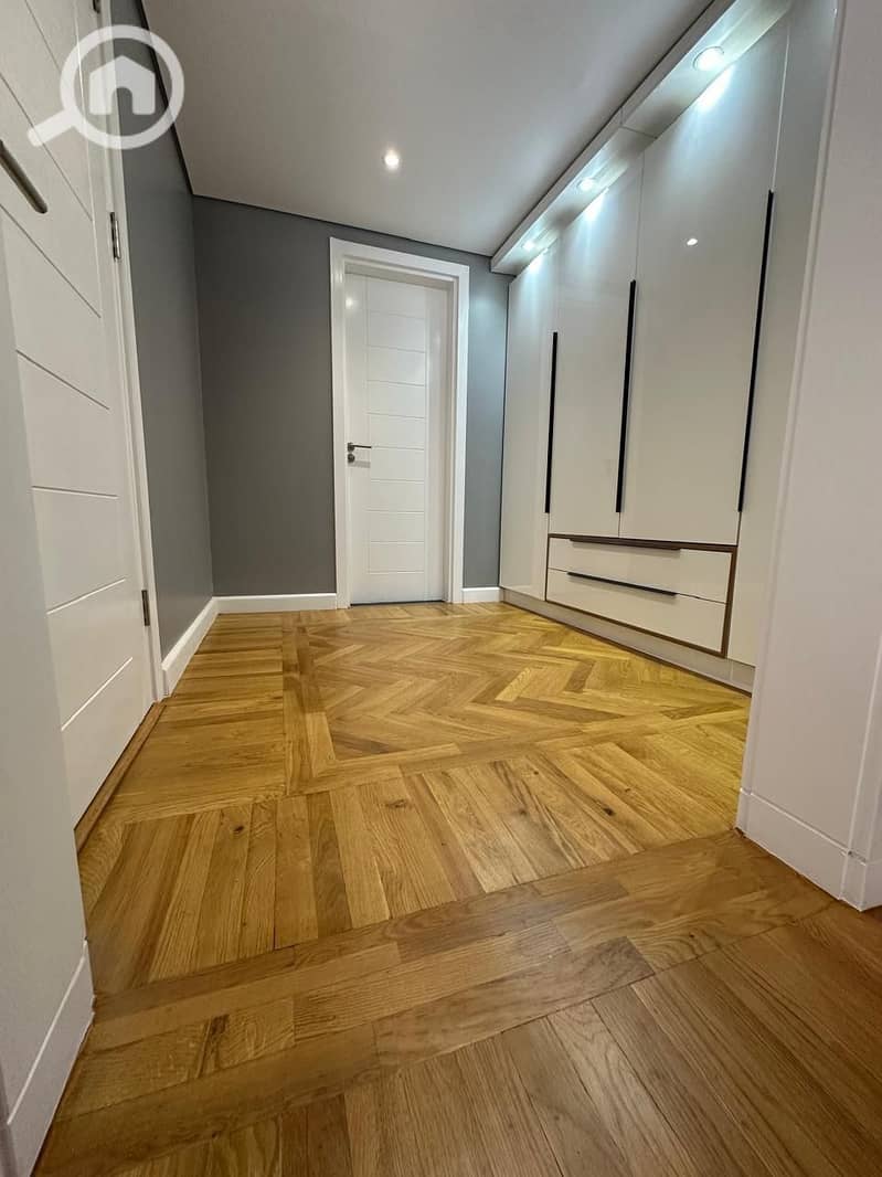 4 bb9a53b7-4a43-4d7e-811b-ee0a4a5367ba. jpeg