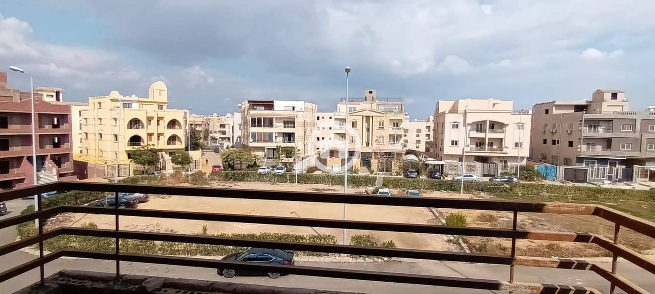 4 17c7a73b-8619-40c0-b95d-73e0ebf2e20f. jpg