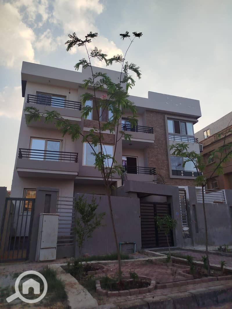 12 ea94a8c6-4c4d-4259-9d1f-0686e8243eb1. jpg