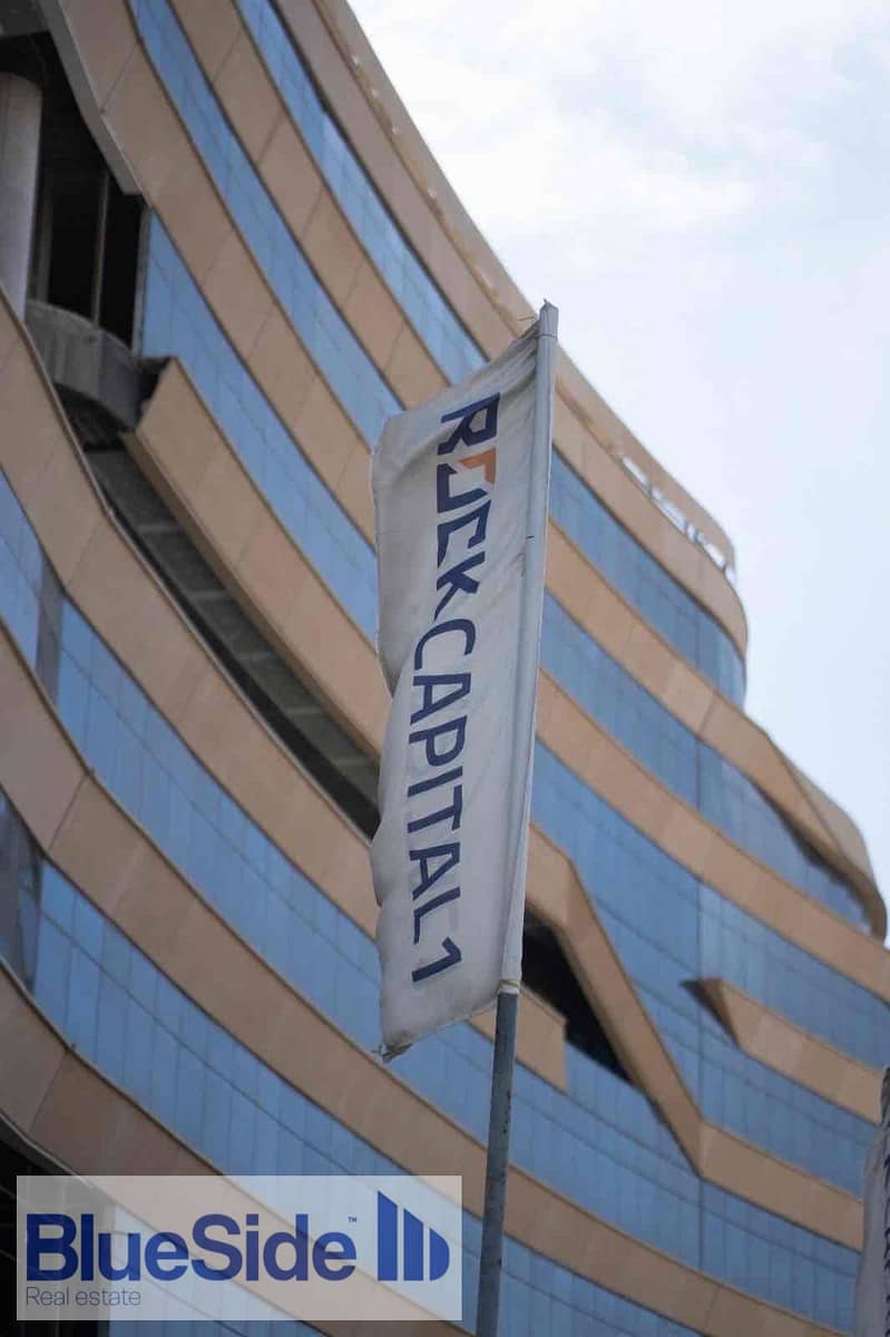 5 9a8c7609-6ffe-4615-98f5-b36c9ff5a954. jpg