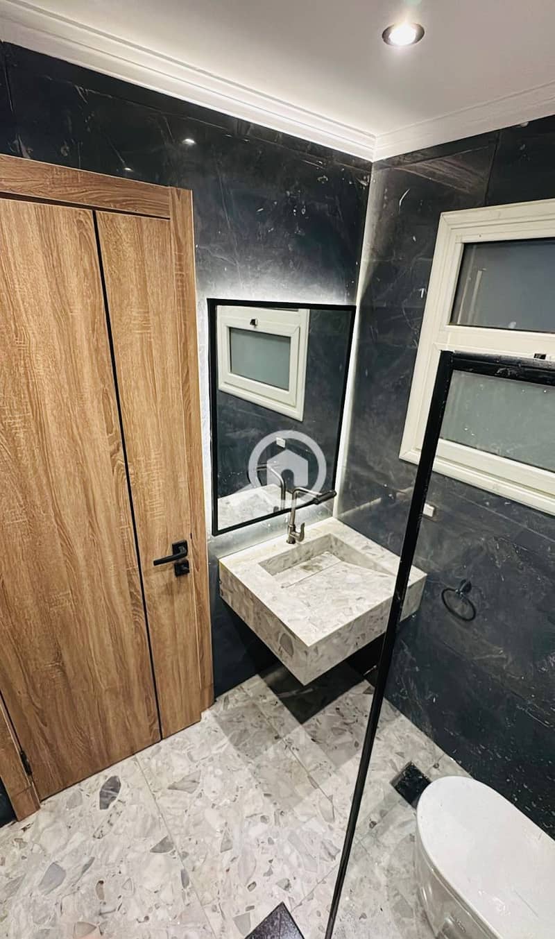 3 WhatsApp Image 2025-12-04 at 22.26. 43 (1). jpeg