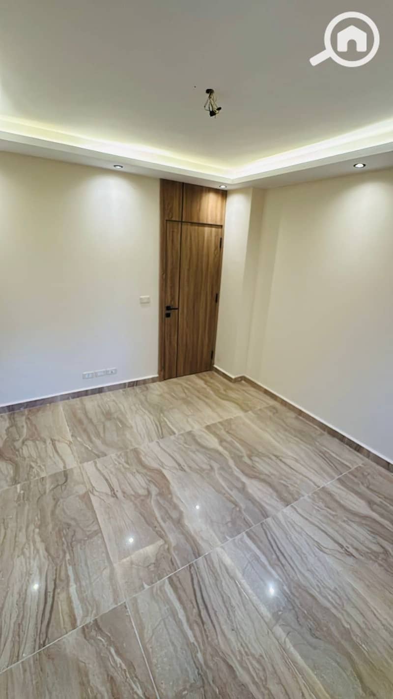 4 WhatsApp Image 2025-12-04 at 22.26. 43. jpeg