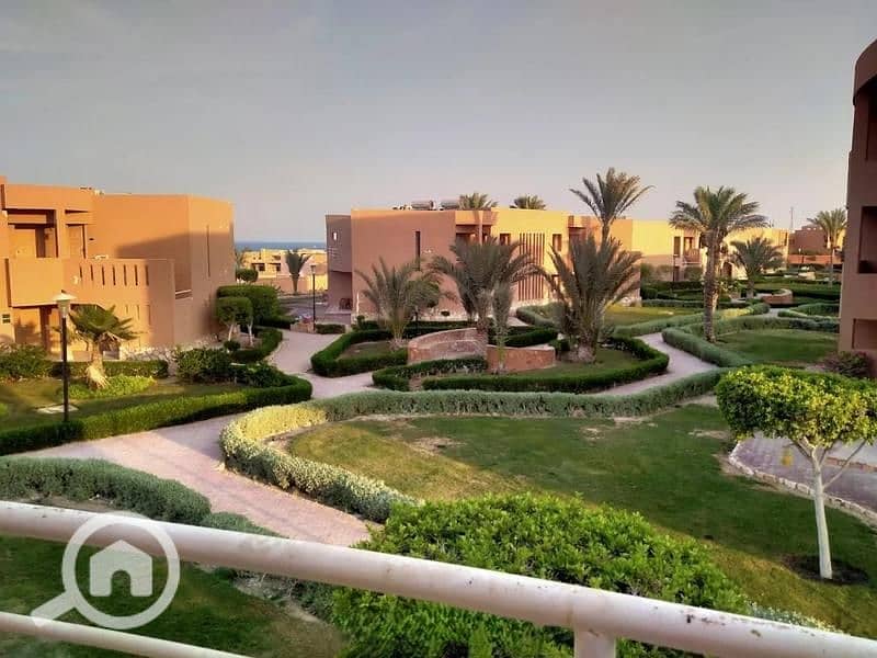 7 5054981-bella-romance-nW7eYzqJMq. jpg