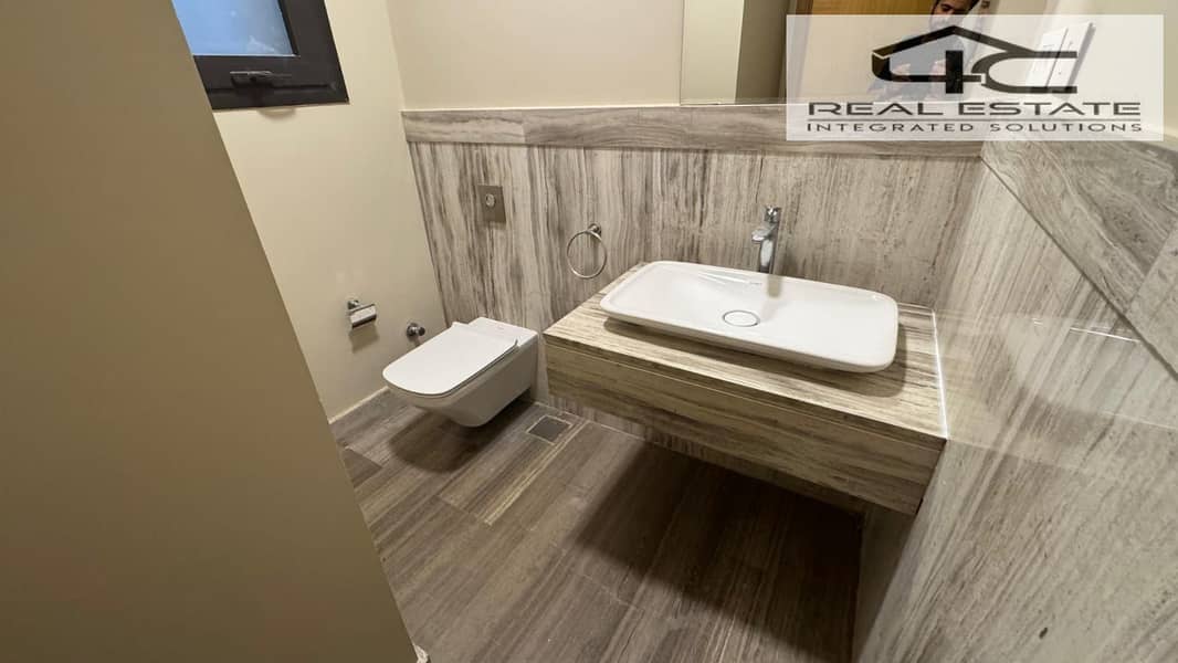 4 WhatsApp Image 2025-12-13 at 13.37. 21 (1). jpeg