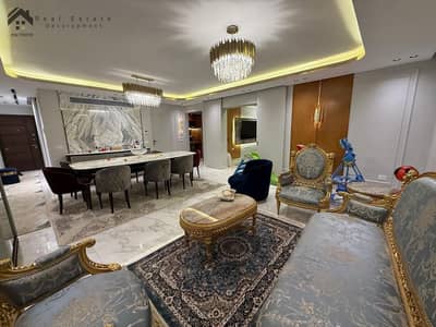 فلیٹ 4 غرف نوم للبيع في القاهرة الجديدة، القاهرة - WhatsApp Image 2025-12-13 at 13.01. 02_4d51453a. jpg