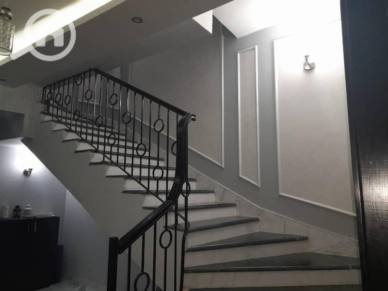 12 e2777ae2-2861-47b6-b5ac-c9ff9f187784. jpg