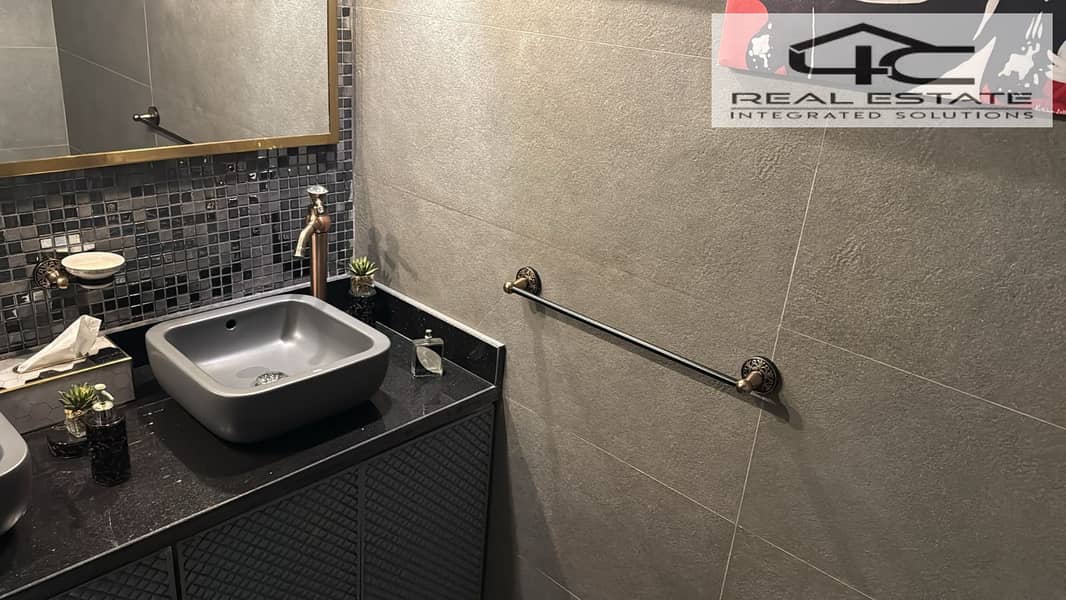 10 WhatsApp Image 2025-12-13 at 13.51. 14 (2). jpeg