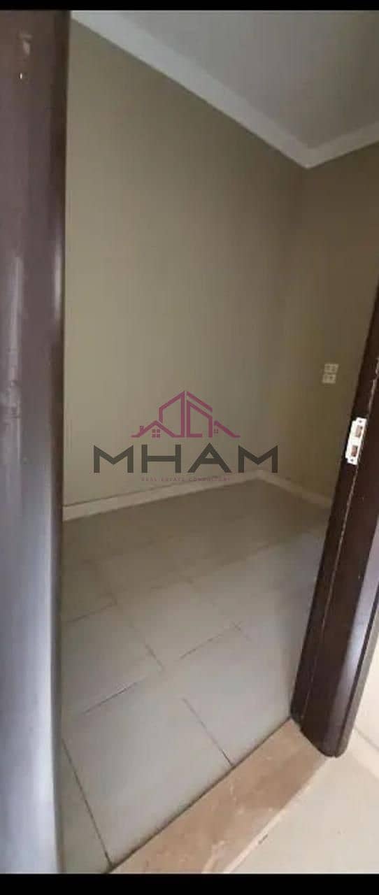 8 photo_5902098046638558119_y. jpg