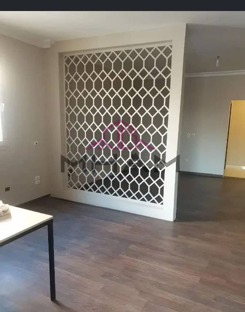 9 photo_5902098046638558120_y. jpg