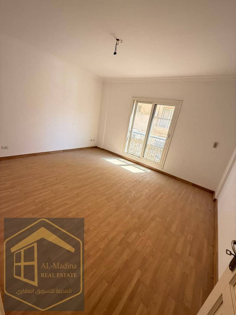 4 WhatsApp Image 2025-12-10 at 20.15. 27 (1). jpeg