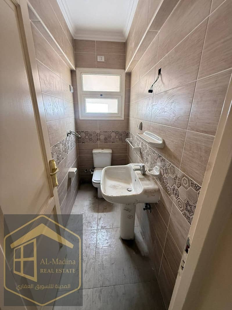 10 WhatsApp Image 2025-12-10 at 20.15. 29. jpeg