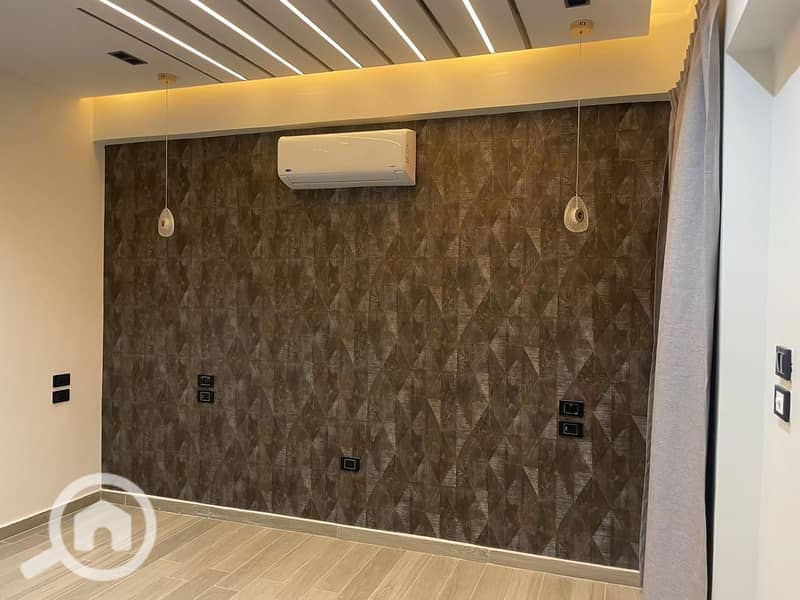 2 WhatsApp Image 2025-12-07 at 09.38. 52 (2). jpeg