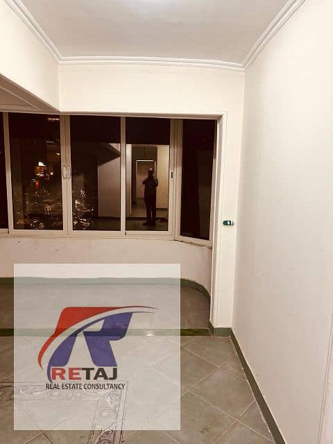 7 f37b06de-dca9-4c37-b2b8-28e9c28b3c66. jpg