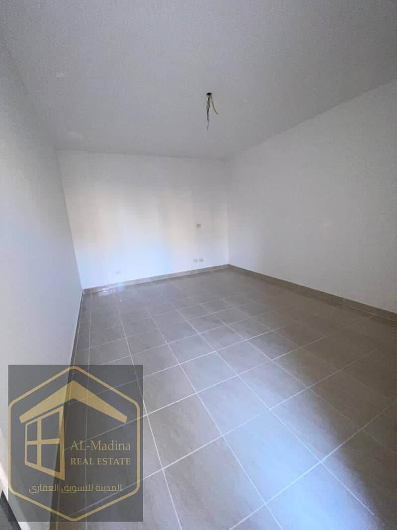 2 WhatsApp Image 2025-12-11 at 16.55. 02 (2). jpeg