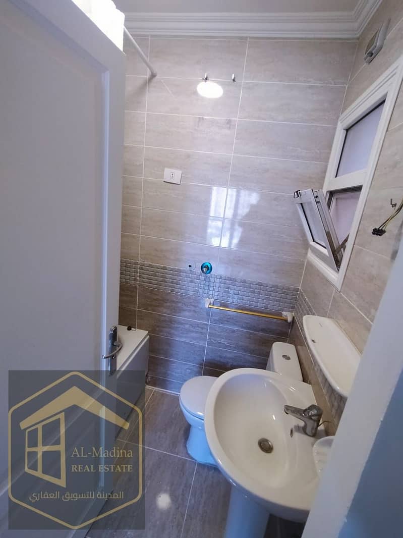 12 WhatsApp Image 2025-12-11 at 21.57. 40 (1). jpeg