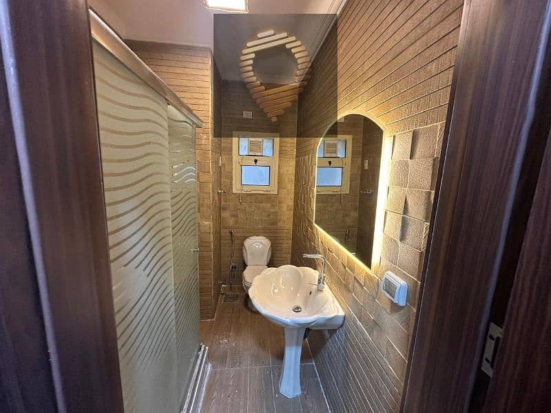 11 WhatsApp Image 2025-12-12 at 11.54. 35 PM. jpg