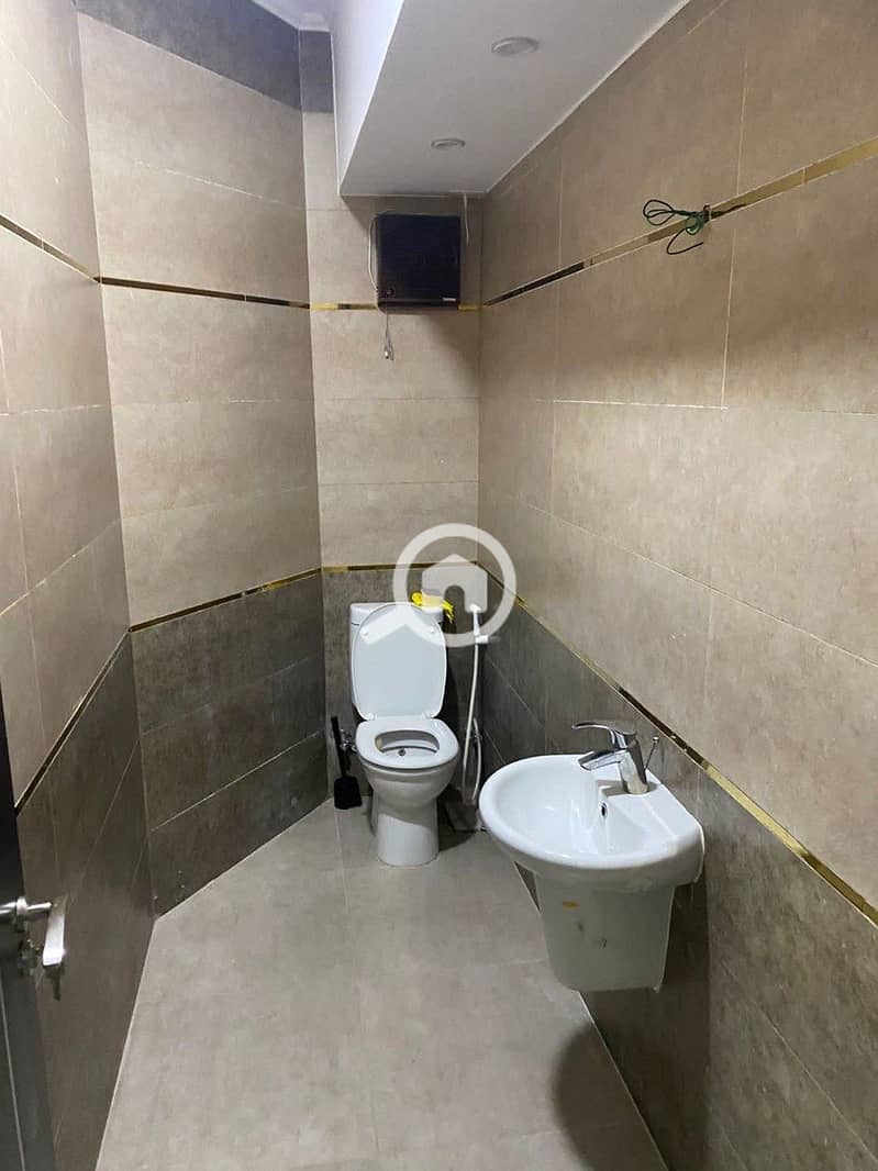 6 2bce09a5-c2d6-4908-af06-da8fadb84012. jpeg