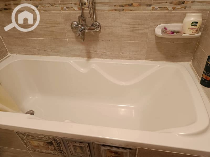 4 5a350557-837d-4bda-8beb-f45c110d9adf. jpeg